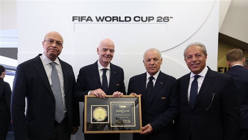 إنفانتينو يهدى أبو