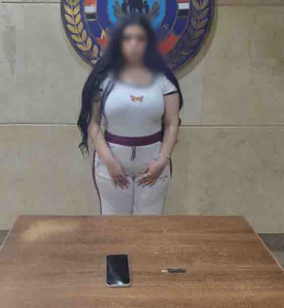 ضبط صانعة محتوى بالتجمع الخامس لنشرها مقاطع خادشة للحياء وحيازة مخدر الحشيش