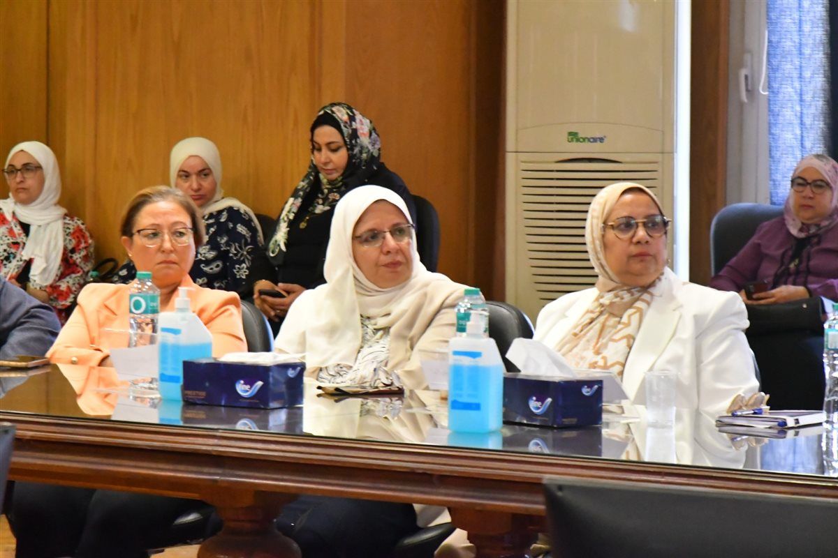 اجتماع مجلس كلية طب قصر العيني
