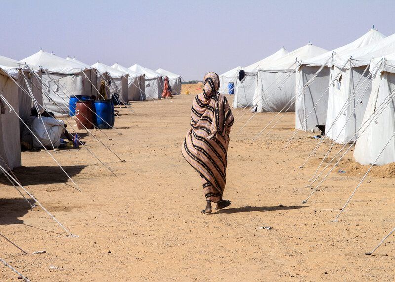 خيام للنازحين السودانيين في بلدة الدبة الشمالية