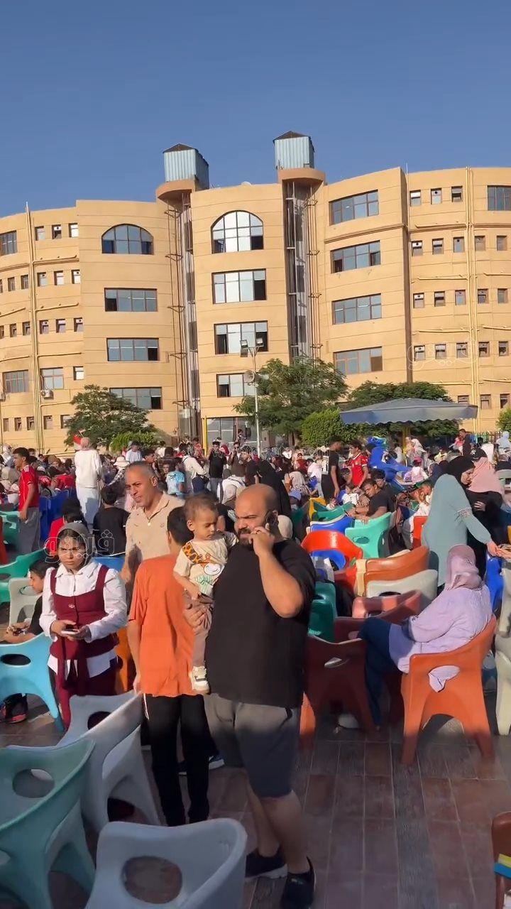 بالأعلام وتشيرتات المنتخب.. جماهير الشرقية تتوافد لمتابعة مواجهة مصر والأرجنتين،فيتو 