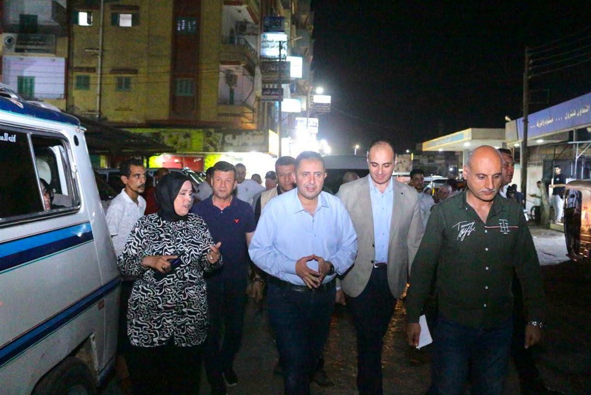 جولة مسائية مفاجئة لمحافظ دمياط في الزرقا