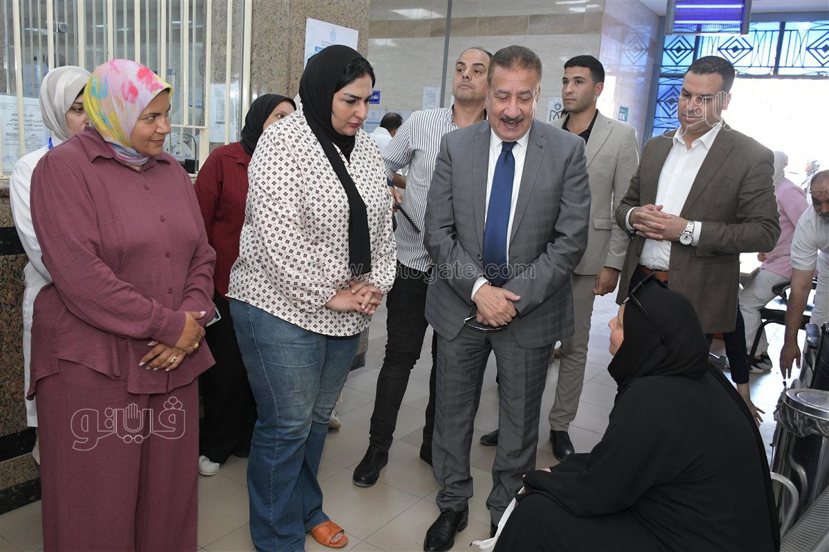 جولة لمحافظ بورسعيد داخل وحدة طب الأسرة الكويت بحي العرب