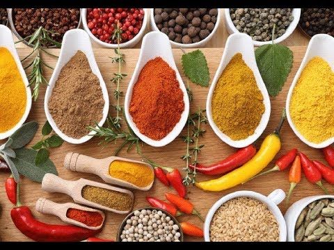 البهارات المطحونة في البيت
