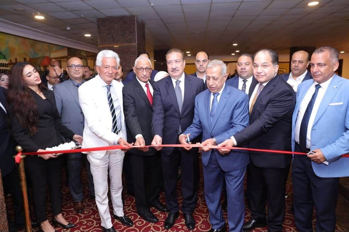 د. علاء عز خلال الفعاليات، فيتو