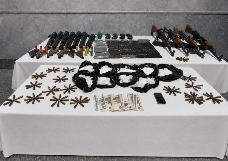 مصرع 3 عناصر جنائية شديدة الخطورة بأسيوط في تبادل لإطلاق النيران مع الشرطة وضبط كميات ضخمة من المخدرات والأسلحة النارية، فيتو