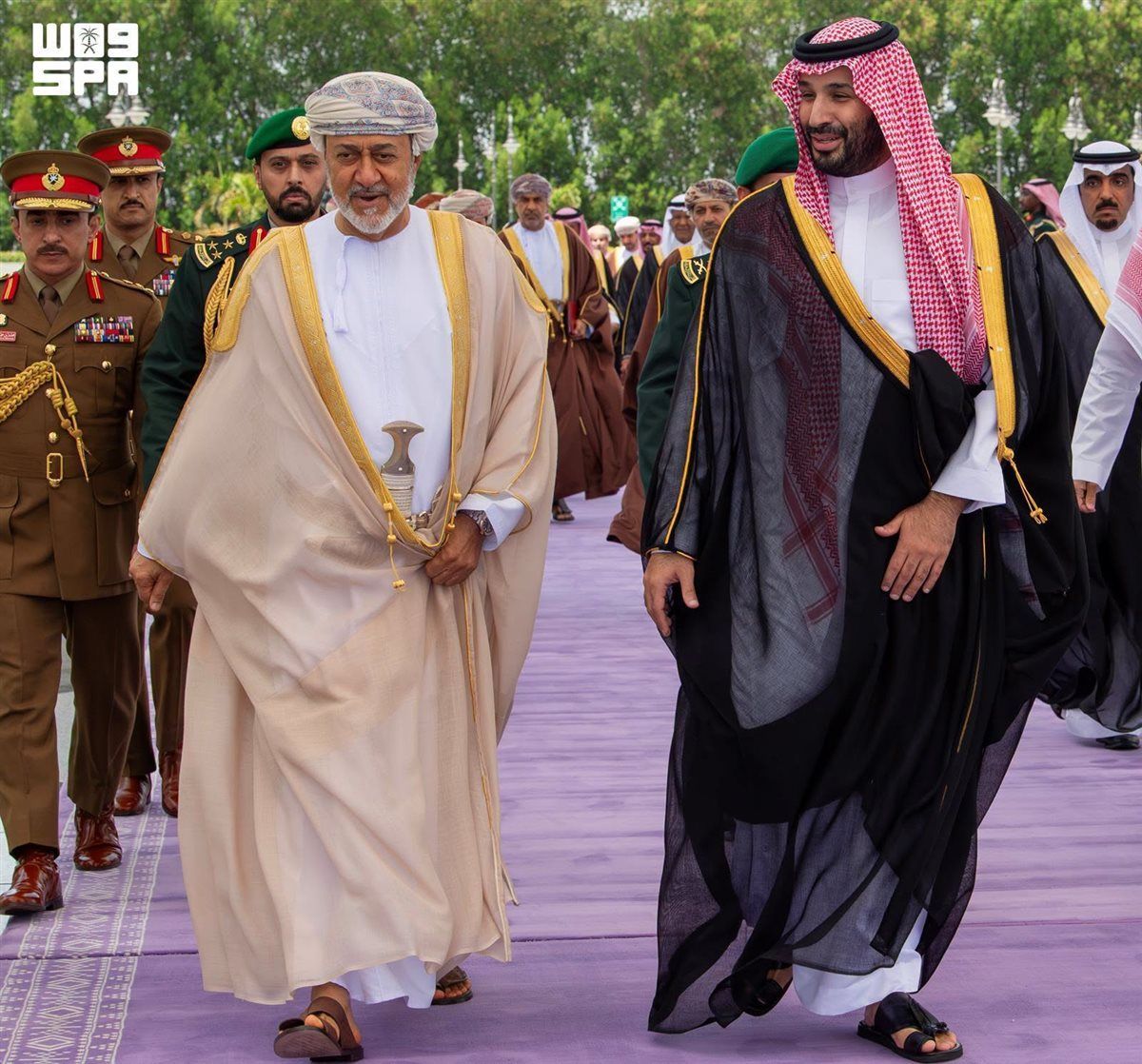 الأمير محمد بن سلمان والسلطان هيثم بن طارق، فيتو