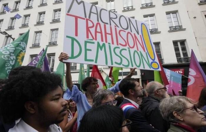 Des milliers de personnes manifestent en France pour protester contre la nomination de Michel Barnier au poste de Premier ministre