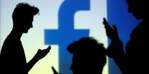فيس
      بوك
      يعود
      للعمل
      بعد
      "إفزاع"
      المستخدمين
      من
      سرقة
      حساباتهم