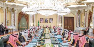 مجلس الوزراء يوافق على القواعد 
المنظمة للتعاقد مع السعوديين في الخارج وسلم الأجور