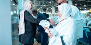 مصر للطيران تختتم اليوم جسرها الجوي لعودة الحجاج