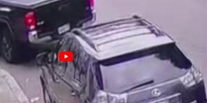 حاول الاستغاثة، تفاصيل جديدة بمعاينة النيابة وفاة طفل داخل سيارة والده بالتجمع