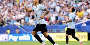 أراوخو وفالفيردي يقودان تشكيل أوروجواي الرسمي لمواجهة إسبانيا في كأس العالم