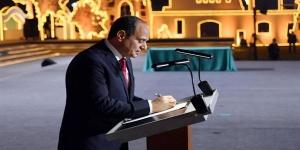 بعد ثورة 30 يونيو، السيسي يقود جهود تطوير منظومتي الصحة والتعليم وبناء الإنسان المصري.. تحسين البنية الصحية وإطلاق المبادرات الرئاسية وتنفيذ التأمين الصحي الشامل.. التوسع في إنشاء المدارس والجامعات
