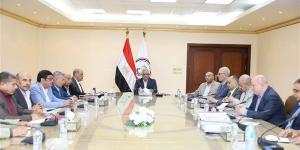 وزير الإنتاج الحربي يبحث مستجدات الإنتاج وخطط تطوير الشركات التابعة
