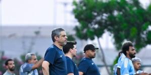 جلسة بالفيديو، معتمد جمال يوضح للاعبي الزمالك نقاط ضعف أبو قير للأسمدة
