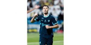 الهلال يهزم التعاون.. والخليج يوقف النصر
