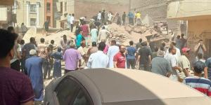 انهيار عقار وإنقاذ سيدة وأحد أبنائها في برهمتوش بالدقهلية