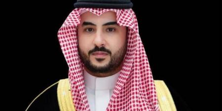 وزير
      الدفاع
      ونظيره
      الأمريكي
      يبحثان
      جهود
      تحقيق
      الأمن
      والاستقرار
      في
      المنطقة