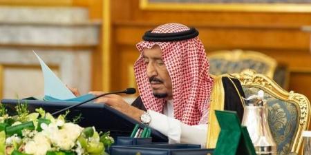 خادم
      الحرمين
      الشريفين
      يصدر
      3
      أوامر
      ملكية
      بإعفاء
      مسؤولين
      من
      مناصبهم