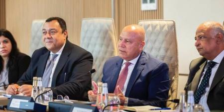مصر
      والسعودية
      تبحثان
      فتح
      آفاق
      جديدة
      للتكامل
      الاقتصادي