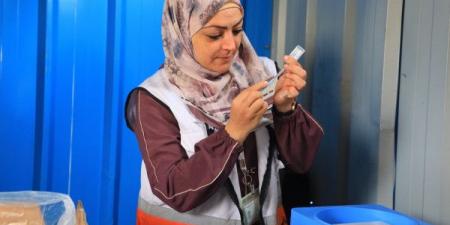 الهلال الأحمر الفلسطيني يواصل رسالته الإنسانية: حملة استدراكية لحماية أطفال غزة من الأمراض