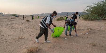 أمانة العاصمة المقدسة تشارك المتطوعين 
في مبادرة بيئية لنظافة المتنزهات البرية