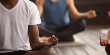 دراسة: اليوجا تسرع التعافي من أعراض انسحاب المواد الأفيونية