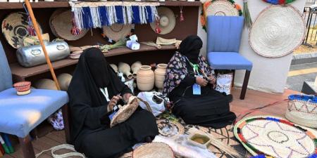 عسير تواصل حضورها في المشهد الحرفي الوطني بـ635 حرفيا و338 ترخيصا