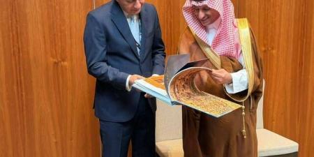 مصر والسعودية تبحثان تعزيز التعاون السياحي وتنشيط حركة السفر بين البلدين