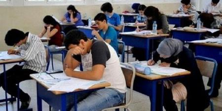 طلاب الثانوية العامة يؤدون اليوم امتحان مادة اللغة الأجنبية الأولى