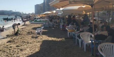 محافظة الإسكندرية تمنع نزول المصطافين لشواطئ العجمي