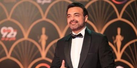 رسالة مؤثرة من عمرو محمود ياسين لمصطفى محمد ويطالب صلاح بالتدخل