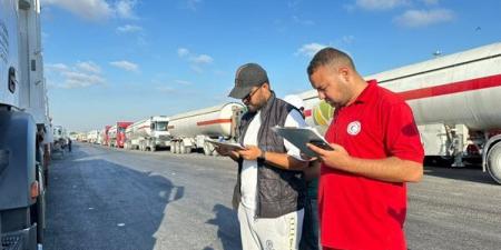الهلال الأحمر يطلق قافلة زاد العزة 232 لدعم أهالي غزة بالمساعدات الإنسانية (صور)