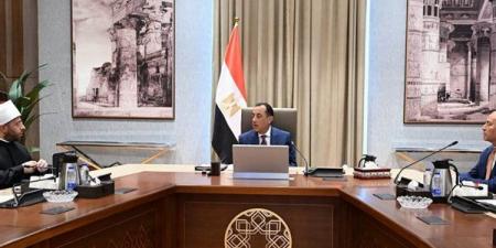 تضم مقابر عدد من العلماء، مدبولي يُتابع خطوات مشروع إحياء منطقة قرافة السيوطي