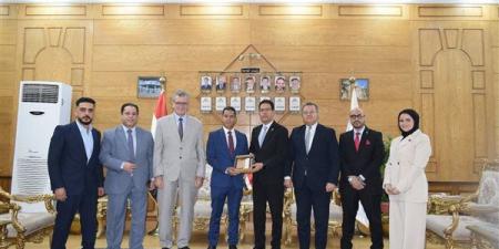 رئيس جامعة بنها يستقبل وفد الهيئة العامة للاعتماد والرقابة الصحية