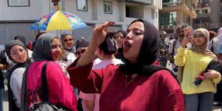 بالزغاريد، فتاة تحتفل بانتهاء امتحانات الثانوية على طريقتها الخاصة بالجيزة (فيديو)
