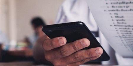 ضبط طالبة بسماعة إلكترونية داخل لجنة امتحان الأحياء بالثانوية العامة في بنها