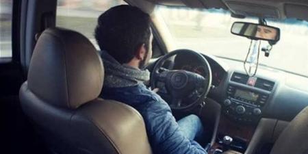 تفسير حلم ركوب السيارة وعلاقته بالتحذير من خسارة محتملة