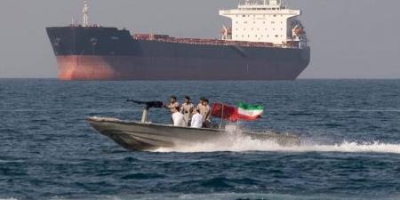 إيران تقترح ترتيباً مؤقتاً لإعادة فتح مضيق هرمز