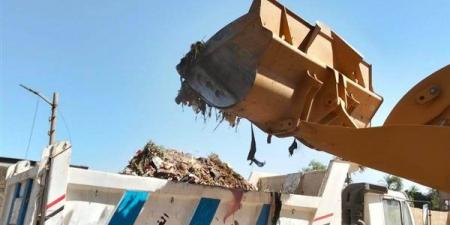 رفع 65 طن مخلفات من شوارع وميادين مركز الغنايم بأسيوط