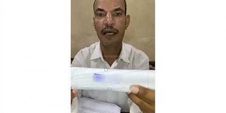 كارثة.. بيانات وصور بطاقات عملاء شركة محمول في "قراطيس طعمية"! صاحب مطعم فول يفجر مفاجأة: "قالولي هات الورق وتعالى"