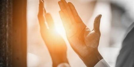 "اللهم إليك أشكو ضعف قوتي"، أدعية زوال الهم والحزن وفك الدين في الصباح