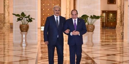رسائل الرئيس السيسي للمشير خليفة حفتر: موقفنا ثابت بالحفاظ على وحدة ليبيا وعقد الانتخابات البرلمانية والرئاسية.. وندعم أمن واستقرار وضمان وحدة وسلامة أراضيها