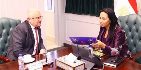 مصر وأذربيجان تبحثان فتح أسواق جديدة للحرف اليدوية وتعزيز التعاون في مجال المعارض
