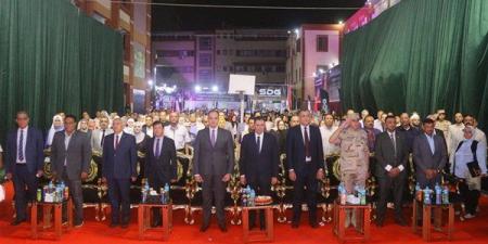 محافظ دمياط يفتتح معرض "مدرستي عنواني" ويكرم الطلاب المتفوقين والمتميزين (صور)