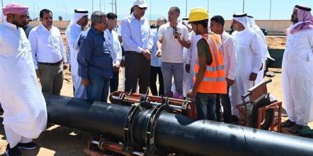 محافظ جنوب سيناء يتابع أعمال إنشاء خط المياه الجديد في نويبع