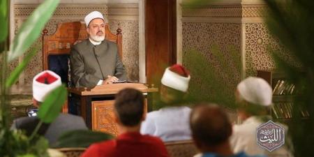 على شاشة الأولى، "كرسي الإمام الليث" يتناول فقه الدعاء وأثر اليقين في الاستجابة