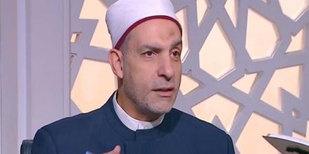 أمين الفتوى يكشف حكم استخدام الحنة والصبغة السوداء في إخفاء الشيب (فيديو)