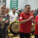 مرتديًا تيشيرت منتخب مصر.. محافظ القليوبية يحتفل بتصدي ركلة جزاء ميسي